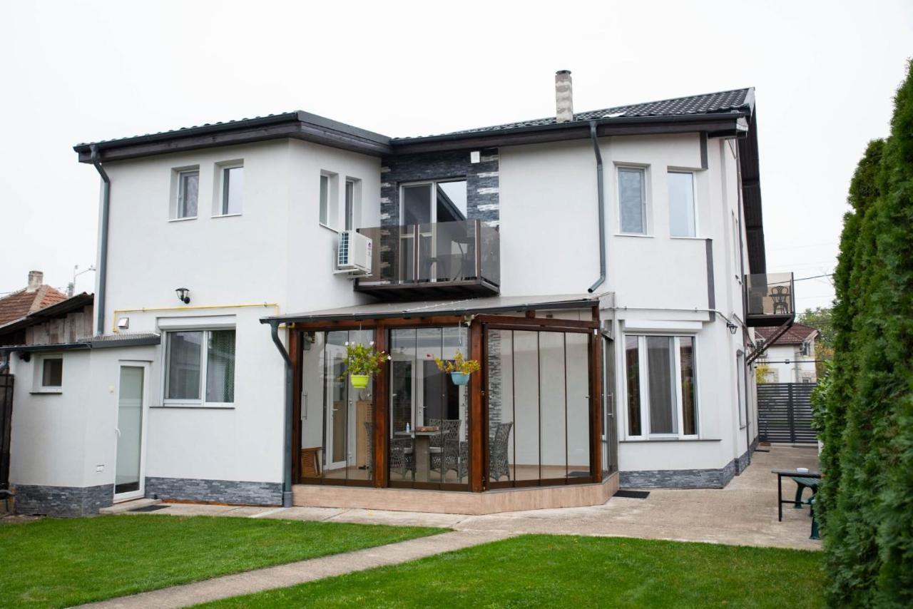 Green Apartments Oradea Eksteriør bilde