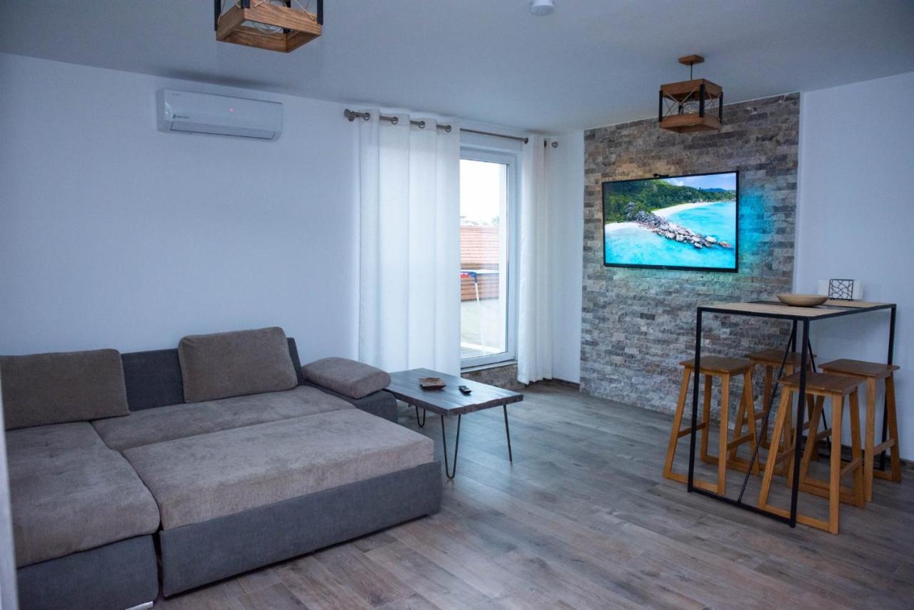 Green Apartments Oradea Eksteriør bilde