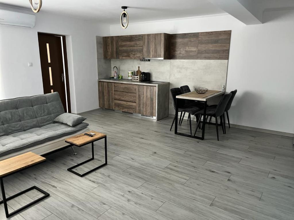 Green Apartments Oradea Eksteriør bilde